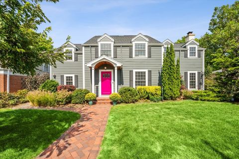 2112 Dewes Street Glenview IL 60025
