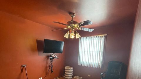 Tiny photo for 690 Renee Drive, South Elgin, IL 60177 (MLS # 12594086)