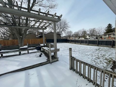 Tiny photo for 690 Renee Drive, South Elgin, IL 60177 (MLS # 12594086)