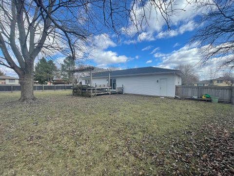 Tiny photo for 690 Renee Drive, South Elgin, IL 60177 (MLS # 12594086)