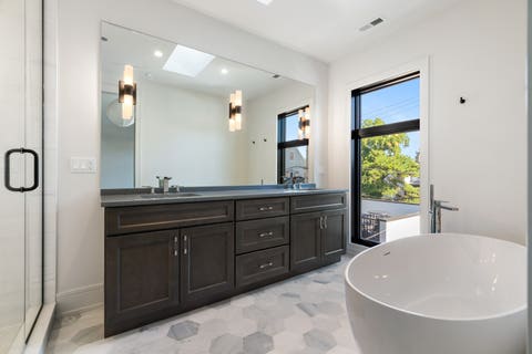 Tiny photo for 2214 W Oakdale Avenue, Chicago, IL 60618 (MLS # 12685960)