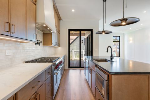 Tiny photo for 2214 W Oakdale Avenue, Chicago, IL 60618 (MLS # 12685960)