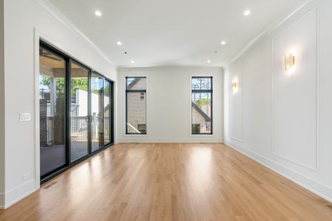 Tiny photo for 2214 W Oakdale Avenue, Chicago, IL 60618 (MLS # 12685960)