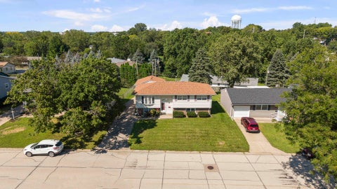 Tiny photo for 3620 Oakwood Drive, Bettendorf, IA 52722 (MLS # 12722007)
