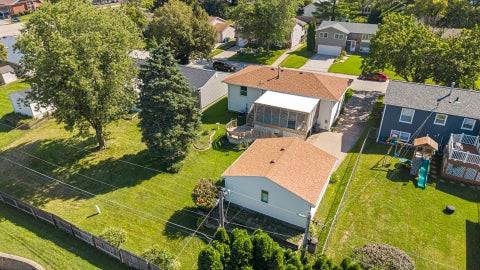 Tiny photo for 3620 Oakwood Drive, Bettendorf, IA 52722 (MLS # 12722007)