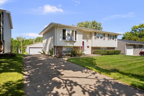Tiny photo for 3620 Oakwood Drive, Bettendorf, IA 52722 (MLS # 12722007)