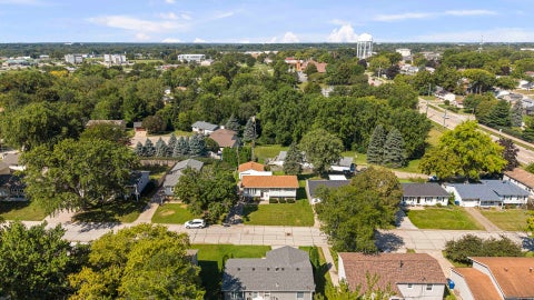 Tiny photo for 3620 Oakwood Drive, Bettendorf, IA 52722 (MLS # 12722007)