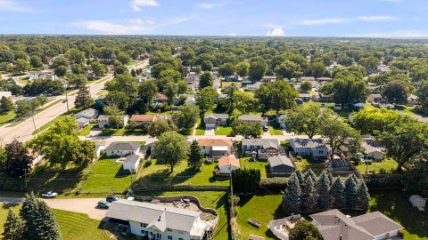 Tiny photo for 3620 Oakwood Drive, Bettendorf, IA 52722 (MLS # 12722007)
