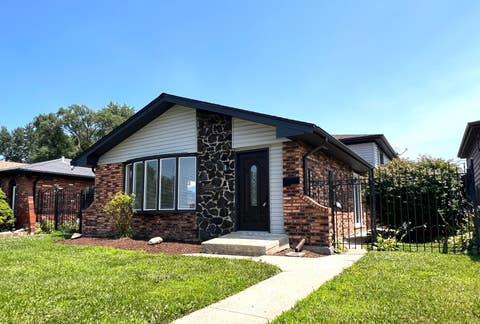 Photo of 513 Superior Avenue, Calumet City, IL 60409 (MLS # 12732088)