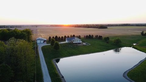 Photo of 9251 N IL-148 Highway, Mt Vernon, IL 62864 (MLS # EB460104)