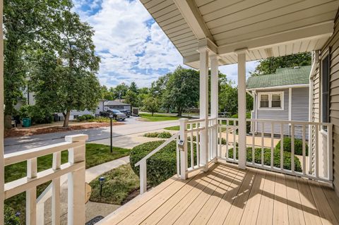 Tiny photo for 1136 E Kenilworth Avenue, Lombard, IL 60148 (MLS # 12459592)