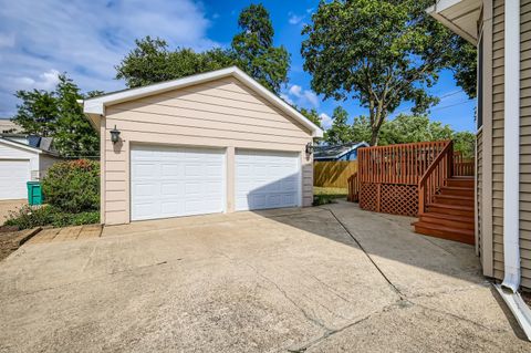 Tiny photo for 1136 E Kenilworth Avenue, Lombard, IL 60148 (MLS # 12459592)