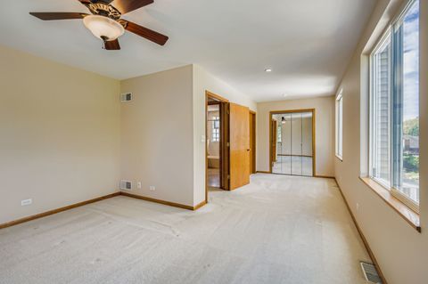 Tiny photo for 1136 E Kenilworth Avenue, Lombard, IL 60148 (MLS # 12459592)
