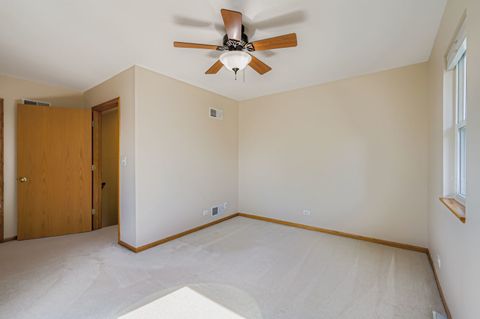 Tiny photo for 1136 E Kenilworth Avenue, Lombard, IL 60148 (MLS # 12459592)