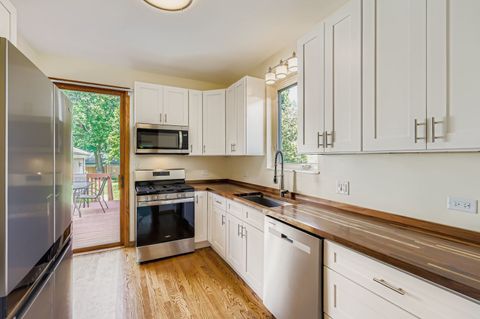 Tiny photo for 1136 E Kenilworth Avenue, Lombard, IL 60148 (MLS # 12459592)