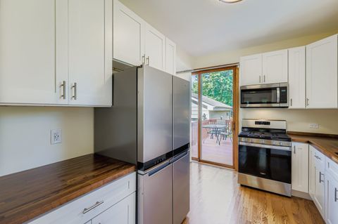 Tiny photo for 1136 E Kenilworth Avenue, Lombard, IL 60148 (MLS # 12459592)