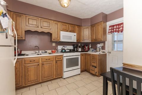 Tiny photo for 720 W Moulton Street, Pontiac, IL 61764 (MLS # 12513306)