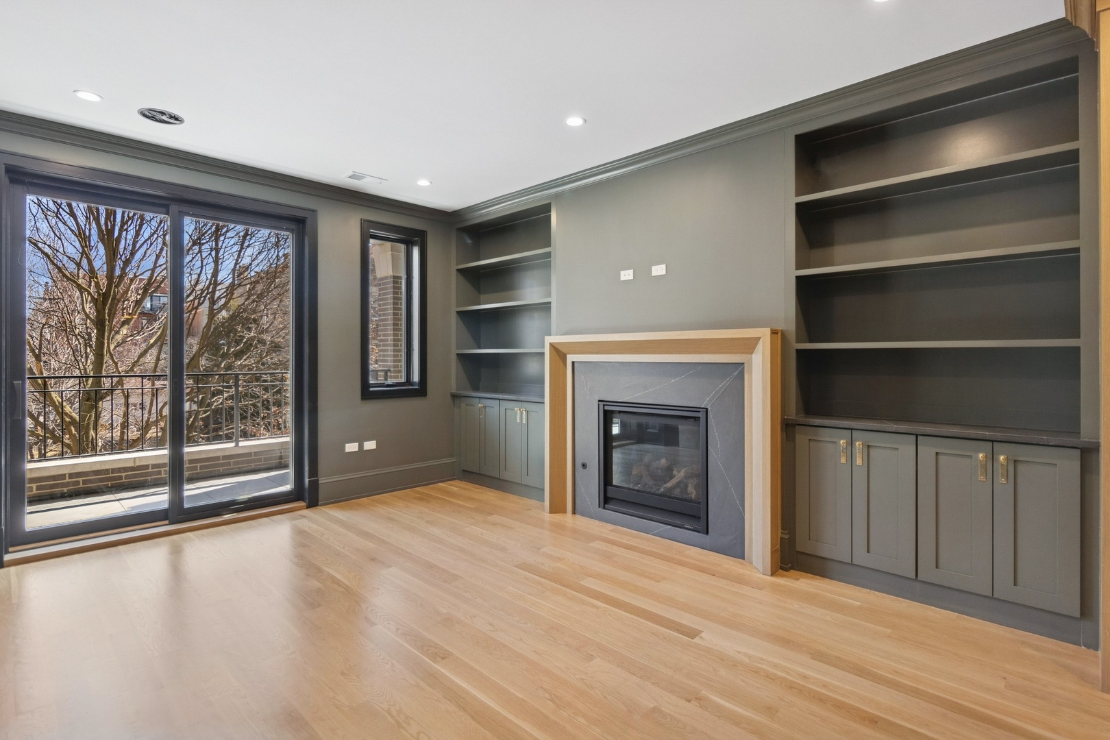 2023 W Augusta Boulevard 2