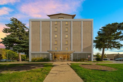 5975 N Odell Avenue 5C Chicago IL 60631