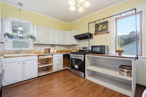 Tiny photo for 412 E Rusholme Street, Davenport, IA 52803 (MLS # 12736124)