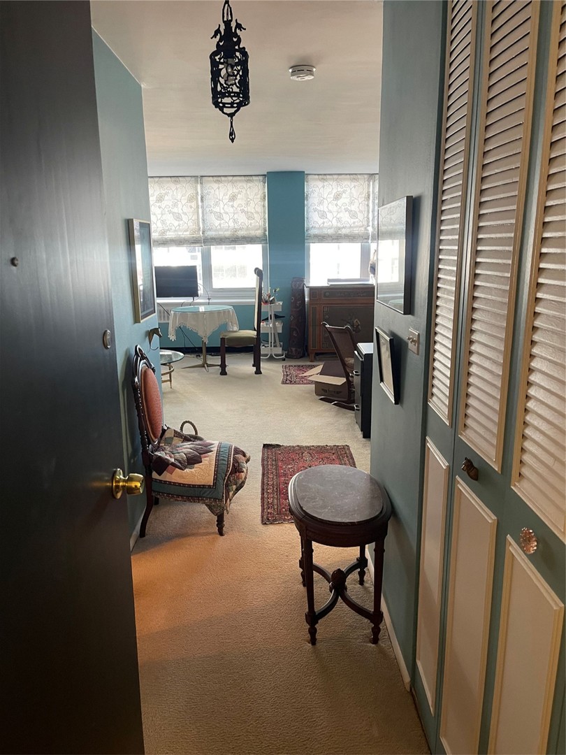 4250 N MARINE Drive 905