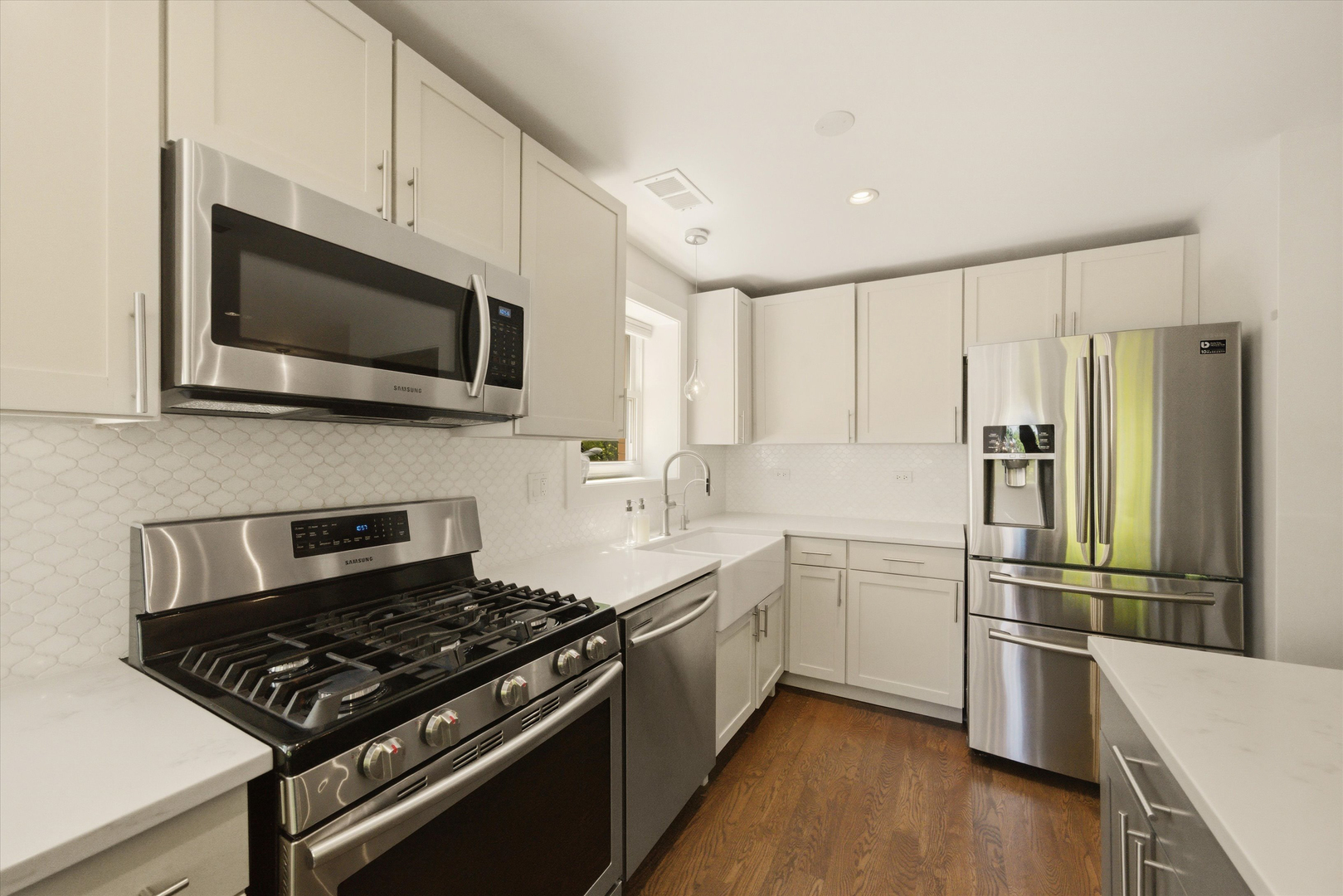2501 W Bryn Mawr Avenue 302