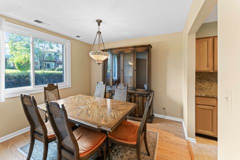 Tiny photo for 440 Raintree Court #1M, Glen Ellyn, IL 60137 (MLS # 12467912)