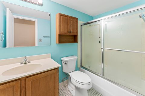Tiny photo for 440 Raintree Court #1M, Glen Ellyn, IL 60137 (MLS # 12467912)