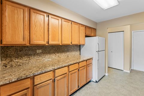 Tiny photo for 440 Raintree Court #1M, Glen Ellyn, IL 60137 (MLS # 12467912)