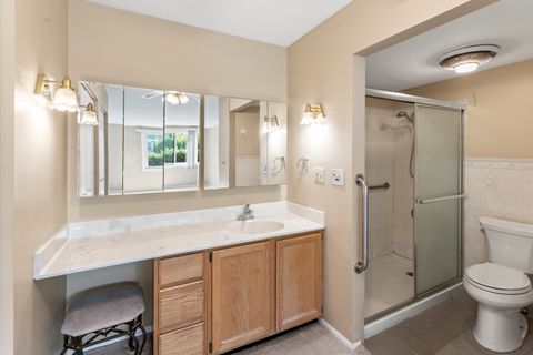 Tiny photo for 440 Raintree Court #1M, Glen Ellyn, IL 60137 (MLS # 12467912)
