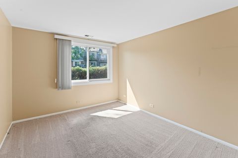 Tiny photo for 440 Raintree Court #1M, Glen Ellyn, IL 60137 (MLS # 12467912)