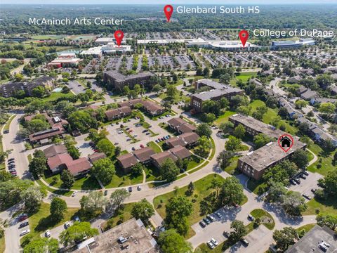 Tiny photo for 440 Raintree Court #1M, Glen Ellyn, IL 60137 (MLS # 12467912)