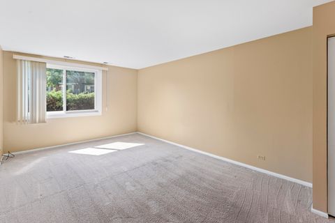 Tiny photo for 440 Raintree Court #1M, Glen Ellyn, IL 60137 (MLS # 12467912)