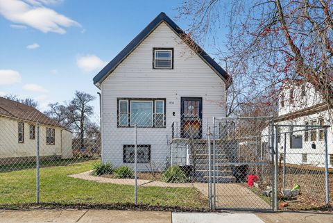 Photo of 9952 S VINCENNES Avenue, Chicago, IL 60643 (MLS # 12590110)