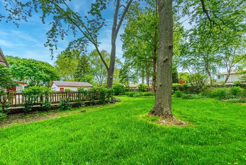 A home in Mount Prospect