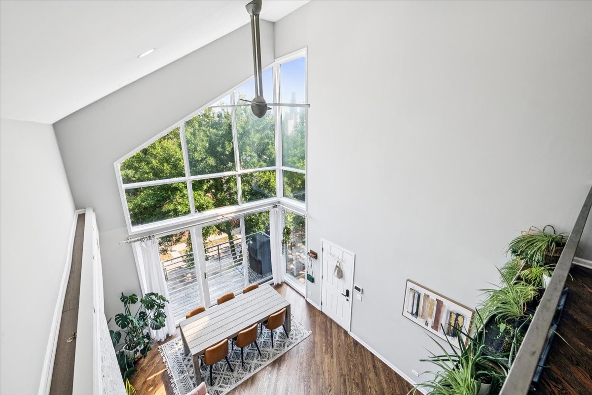 Chicago, Illinois 60622, United States, 3 Bedrooms Bedrooms, ,3 BathroomsBathrooms,Residential,Active,231842