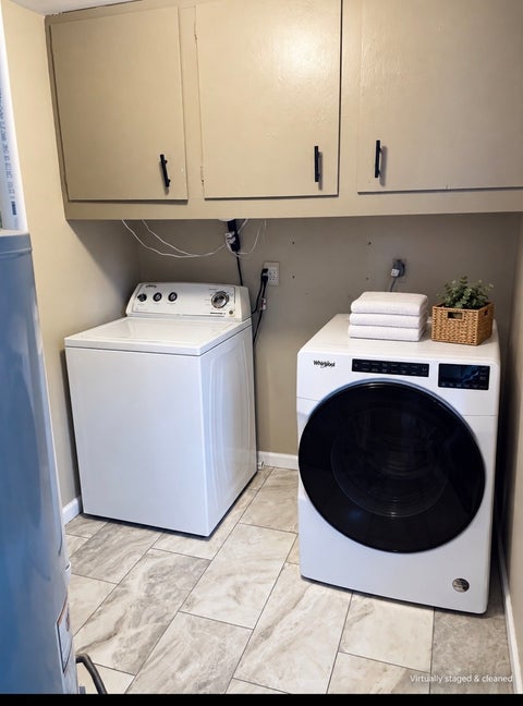 Tiny photo for 1011 W Laurel Street W, Carbondale, IL 62901 (MLS # 12784336)