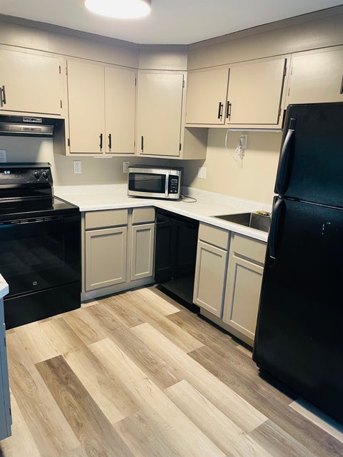 Tiny photo for 1011 W Laurel Street W, Carbondale, IL 62901 (MLS # 12784336)
