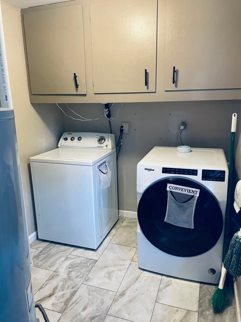 Tiny photo for 1011 W Laurel Street W, Carbondale, IL 62901 (MLS # 12784336)