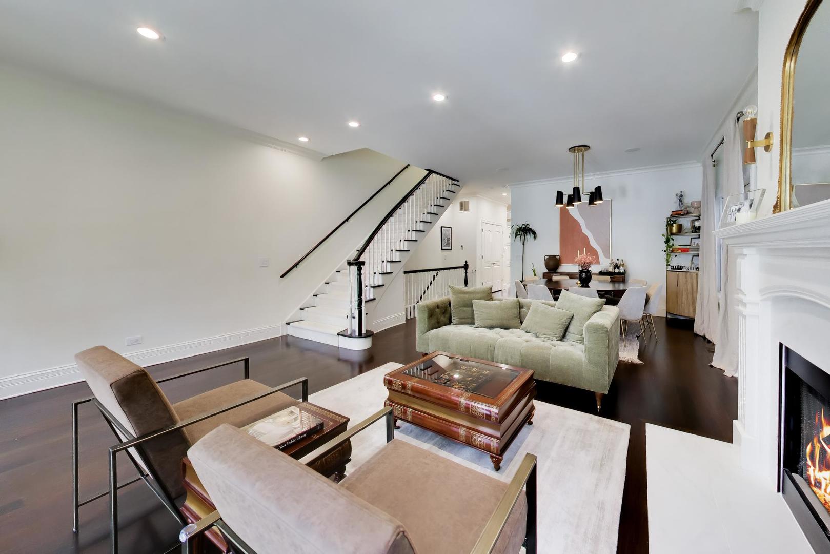 3111 N Kenmore Avenue