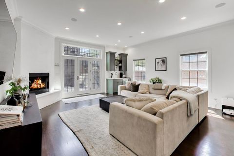 Tiny photo for 3111 N Kenmore Avenue, Chicago, IL 60657 (MLS # 12627415)