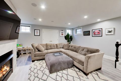 Tiny photo for 3111 N Kenmore Avenue, Chicago, IL 60657 (MLS # 12627415)