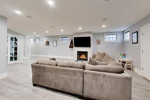 Tiny photo for 3111 N Kenmore Avenue, Chicago, IL 60657 (MLS # 12627415)