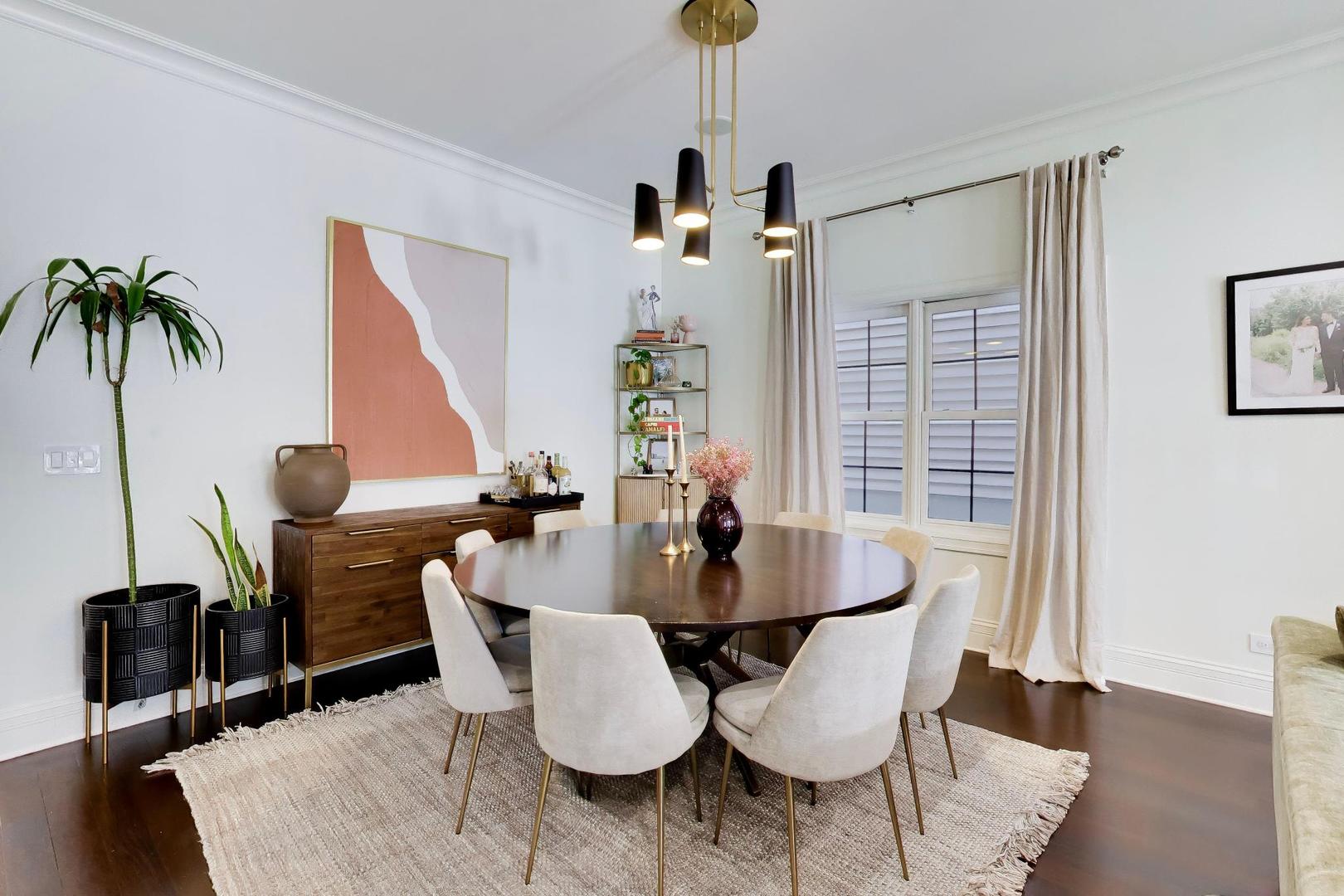 3111 N Kenmore Avenue