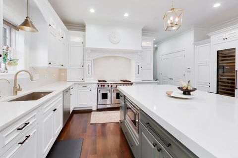 Tiny photo for 3111 N Kenmore Avenue, Chicago, IL 60657 (MLS # 12627415)