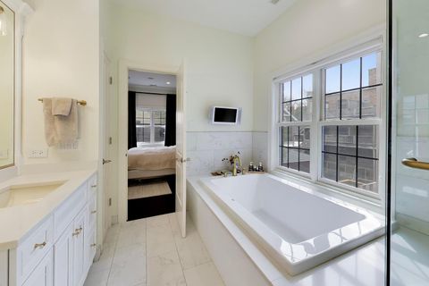 Tiny photo for 3111 N Kenmore Avenue, Chicago, IL 60657 (MLS # 12627415)