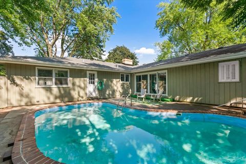 Tiny photo for 233 Arthur Drive, Woodstock, IL 60098 (MLS # 12448051)