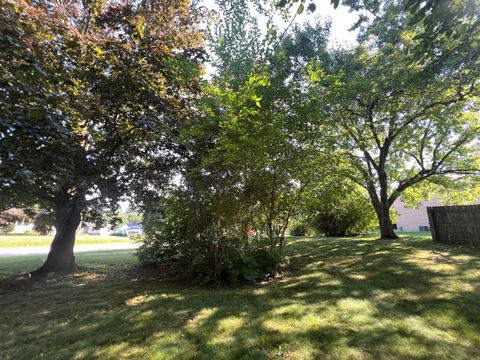Tiny photo for 233 Arthur Drive, Woodstock, IL 60098 (MLS # 12448051)