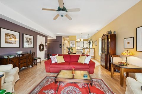 Tiny photo for 4635 N Magnolia Avenue #3, Chicago, IL 60640 (MLS # 12570905)