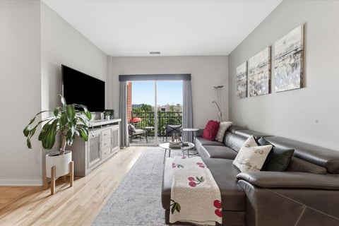 Tiny photo for 1155 W Roosevelt Road #404, Chicago, IL 60608 (MLS # 12706596)